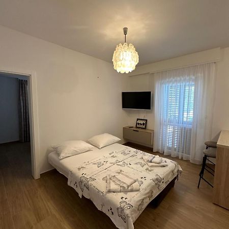 Apartmani Svemir ดราเก ภายนอก รูปภาพ