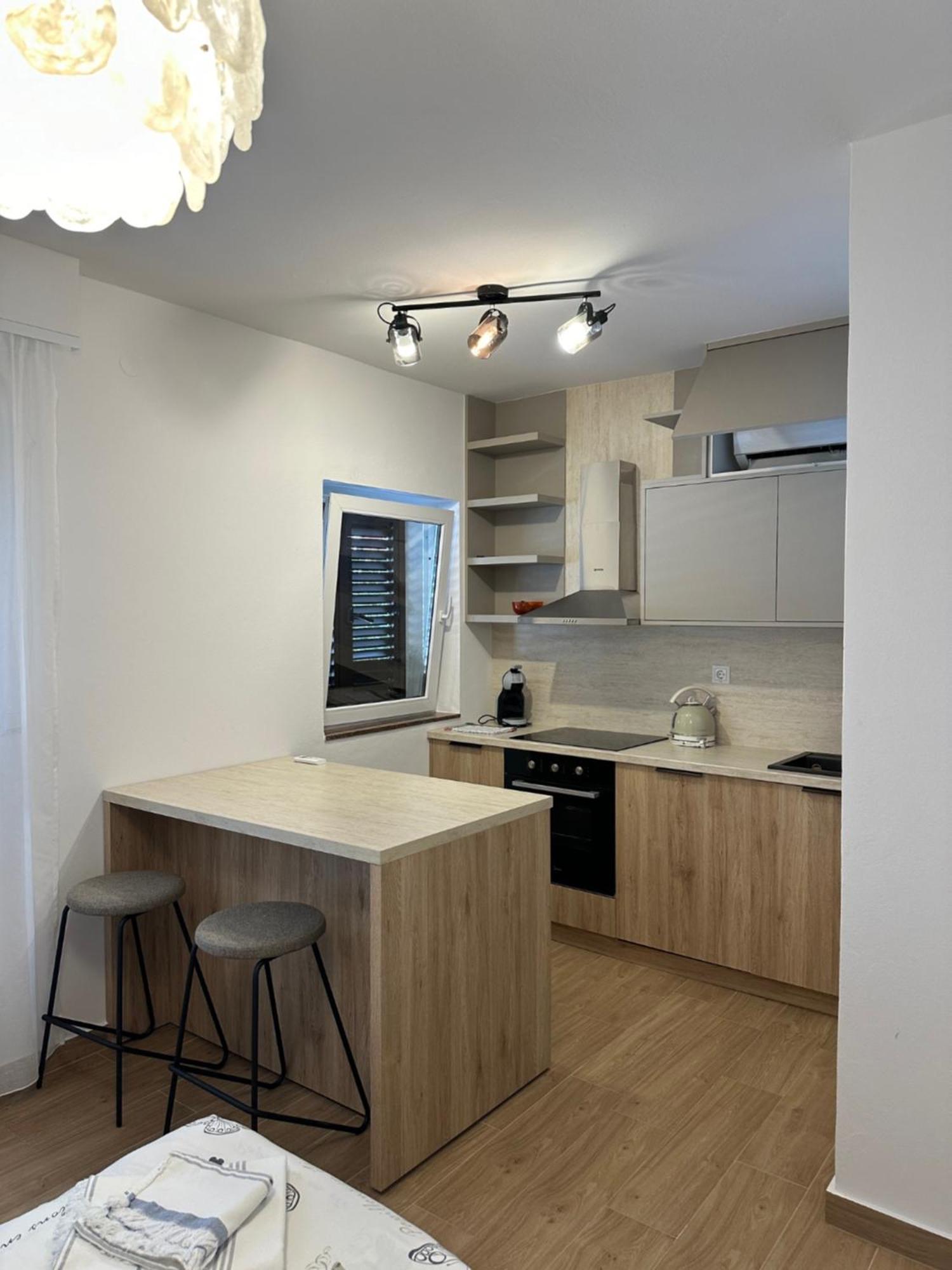 Apartmani Svemir ดราเก ภายนอก รูปภาพ