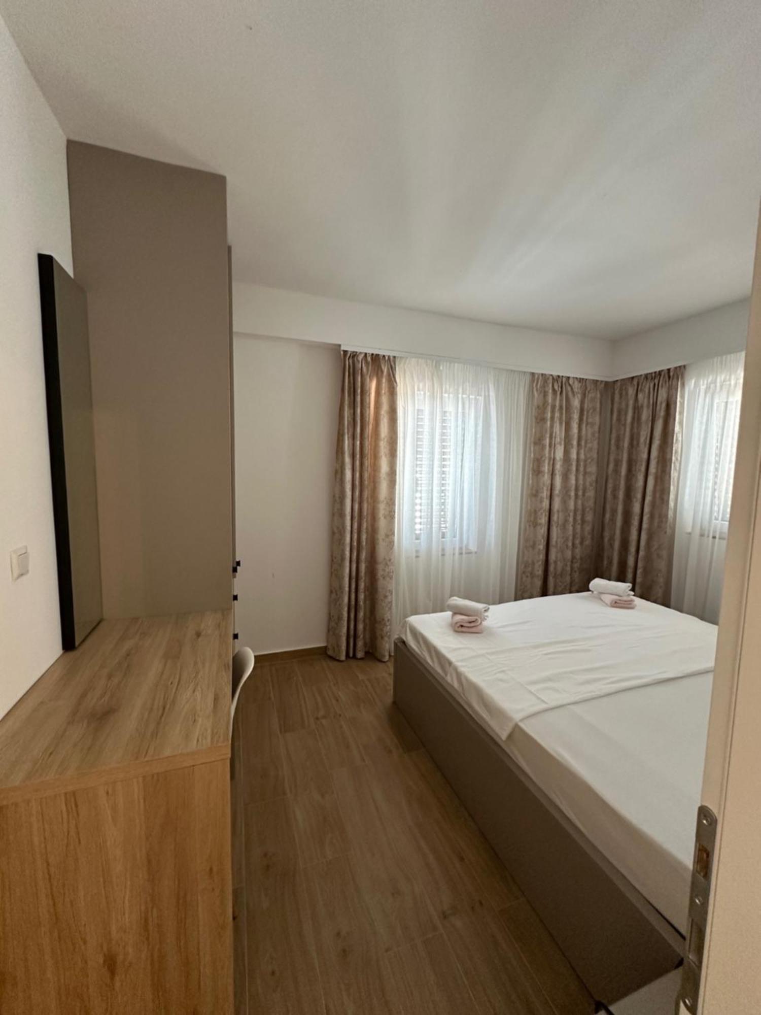 Apartmani Svemir ดราเก ภายนอก รูปภาพ
