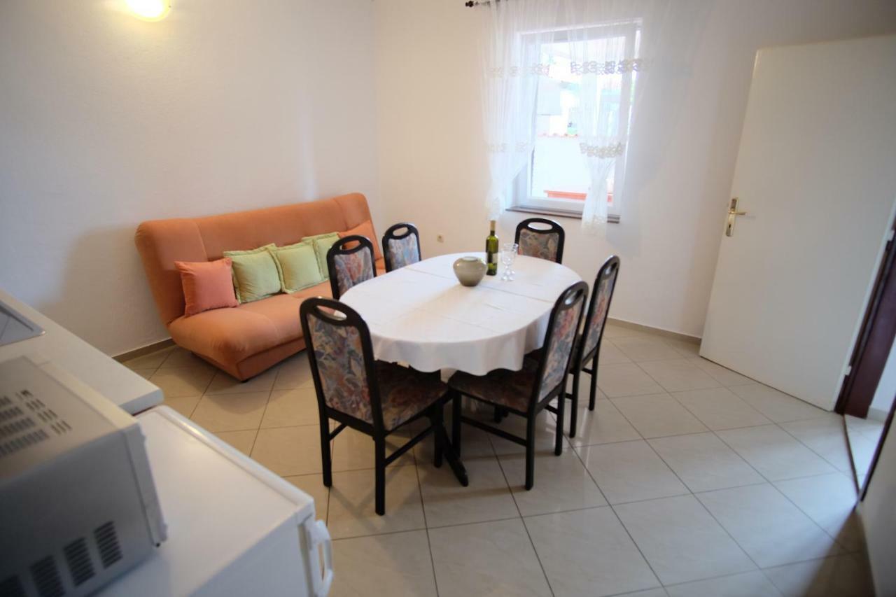 Apartmani Svemir ดราเก ภายนอก รูปภาพ