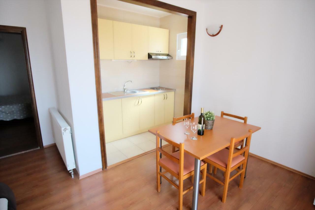 Apartmani Svemir ดราเก ภายนอก รูปภาพ
